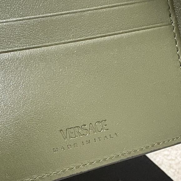 Versace men’s Olive Green Croc-Embossed wallet - Picture 4 of 5
